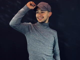 AlecAndrews from xLove