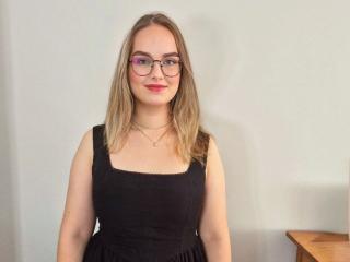  AliceFetish-hot chat room