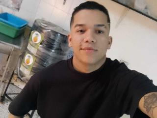  AndersMillan chat room