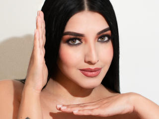  ArianaCortes chat room
