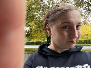  Carmen-hot chat room