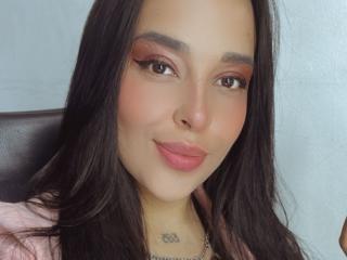  CarolaineHotX chat room