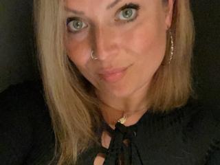  CherieCherry chat room