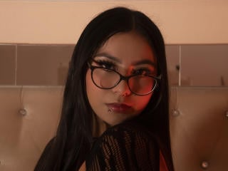  ChloeMoretti chat room