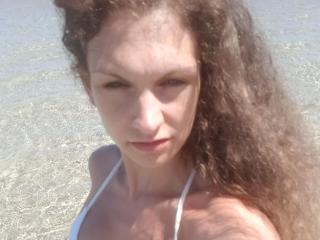  Cute-curly-hot chat room