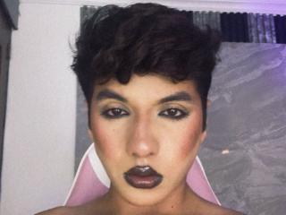  EllisBrown chat room