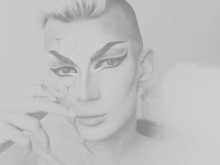  LauraBeauty chat room