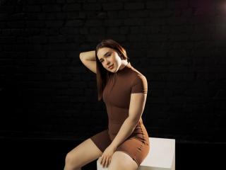  LauraHlot chat room
