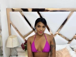  LaylaJones chat room