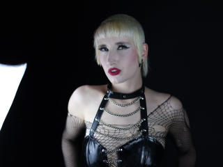 Lynn-Tonic-hot chat room