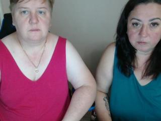  MollyAndJane chat room