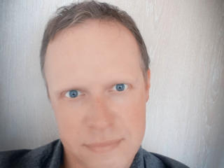  NaughtyHugues chat room