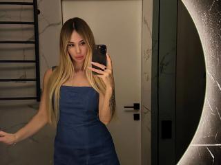  PlayfullBella-hot chat room