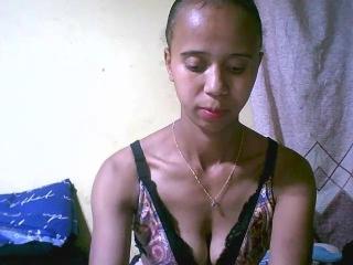  QueenHottieX chat room