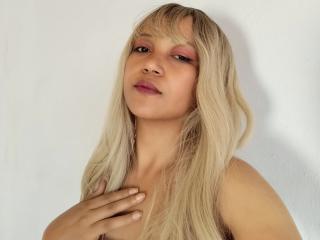 SuperYara from xLove