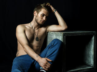 Picture of the sexy profile of SirPaul, for a very hot webcam live show !